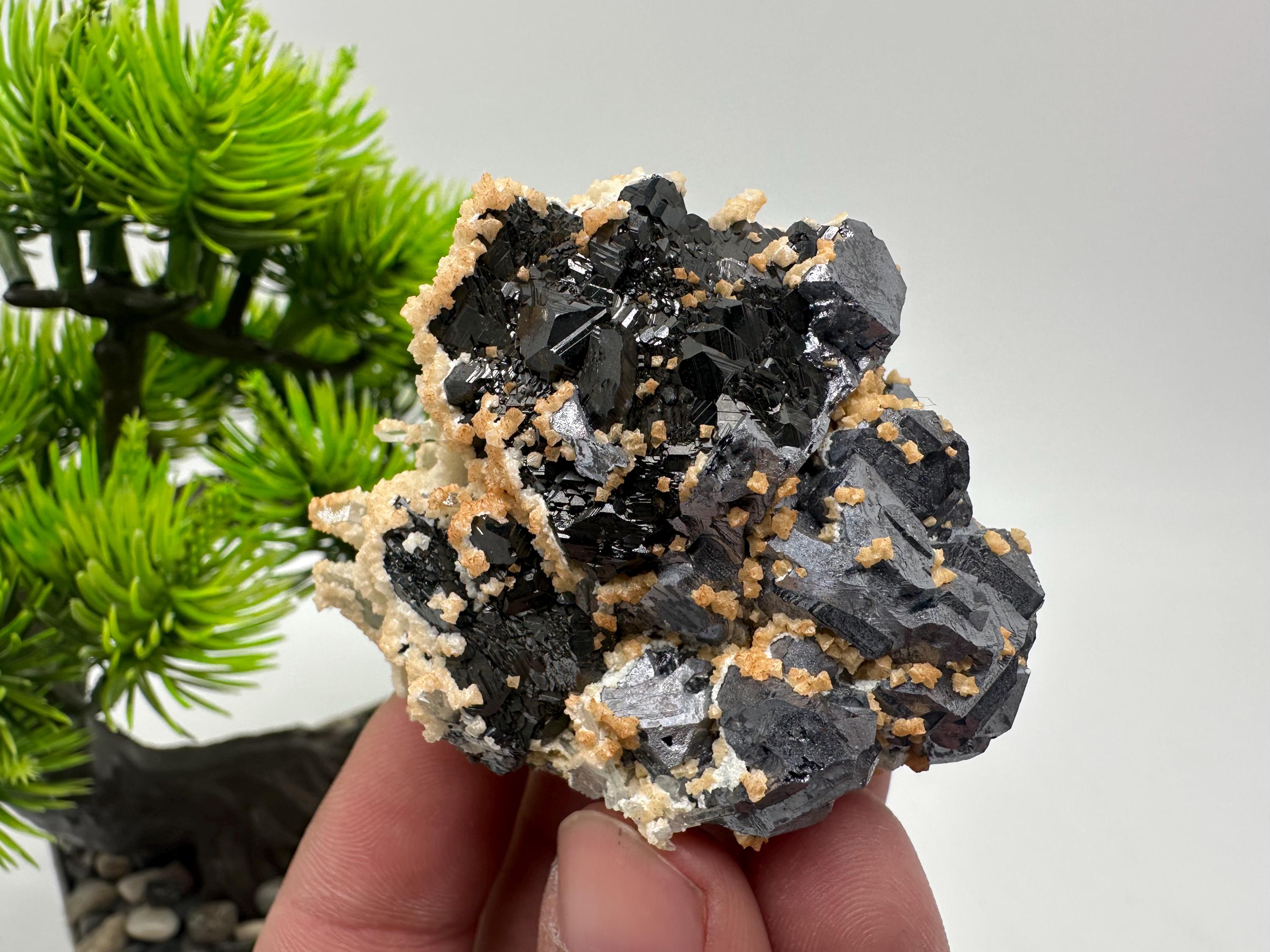 239g　共生結晶付き方鉛鉱　金属的鉛光沢　美品 方鉛鉱スピネル（石英と方解石を含む）鉱物標本 - Etsy 日本