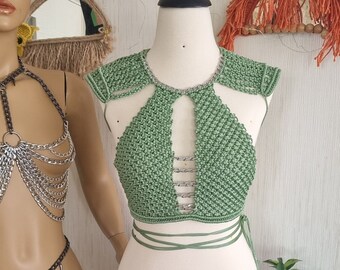 Top de macramé: disfraz de diosa verde 'Electra' con cadena de aluminio