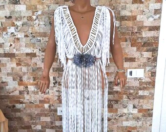 Vestido de macramé: atuendo para festivales rave con detalles dorados