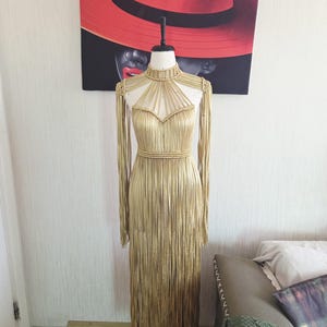 Vestido de macramé dorado con flecos: atuendo bohemio para festivales con detalles dorados, disfraz de Cleopatra. imagen 10