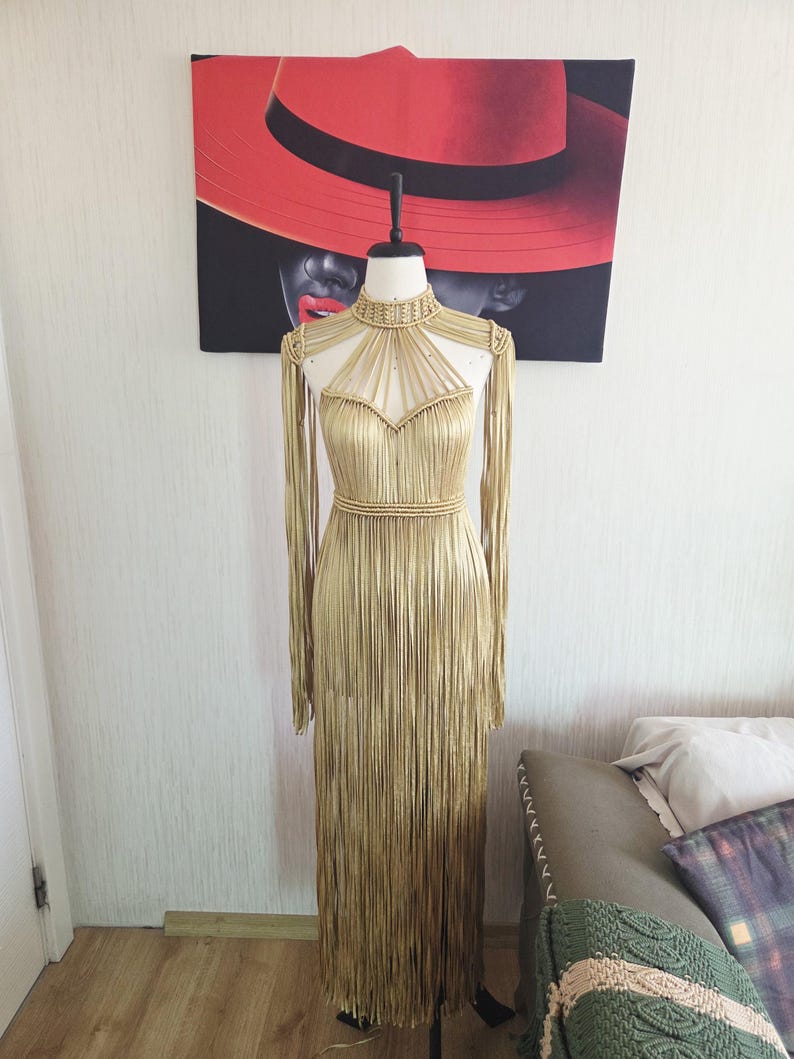 Vestido de macramé dorado con flecos: atuendo bohemio para festivales con detalles dorados, disfraz de Cleopatra. imagen 10