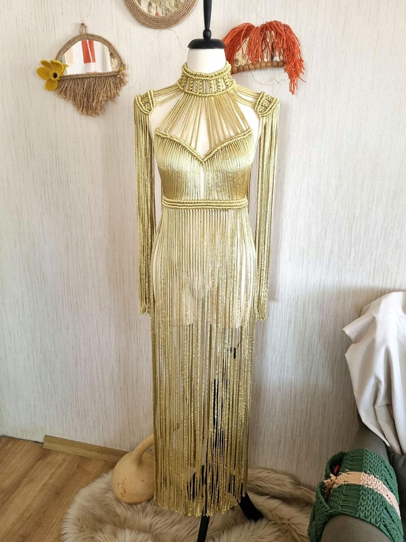 This gold tone it's not available