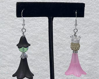 Pendientes de inspiración malvada: Joyas de Elphaba y Glinda