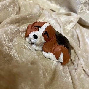 Dog statue / sculpture with fur or ashes as a memorial to be displayed