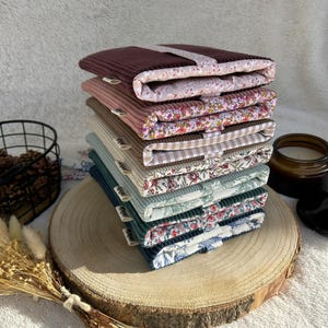 Pochette livre personnalisée en velours côtelé, plusieurs coloris au choix, idée cadeau, format poche ou broché