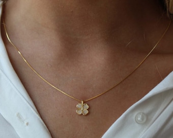 Dainty Flower Pendant Necklace, Dainty Flower Necklace, Summer Necklace, Bridesmaid Gift, Gold Layered Necklace, Wedding Necklace