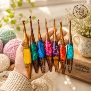 Crochets ergonomiques en bois et résine époxy | Crochet coloré fait main pour le tricot, cadeau.