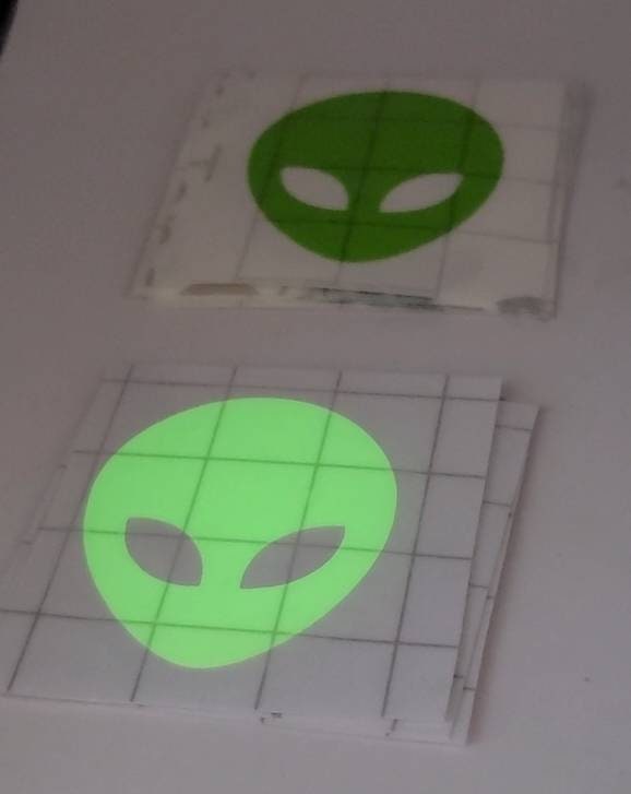 Alien Sticker 