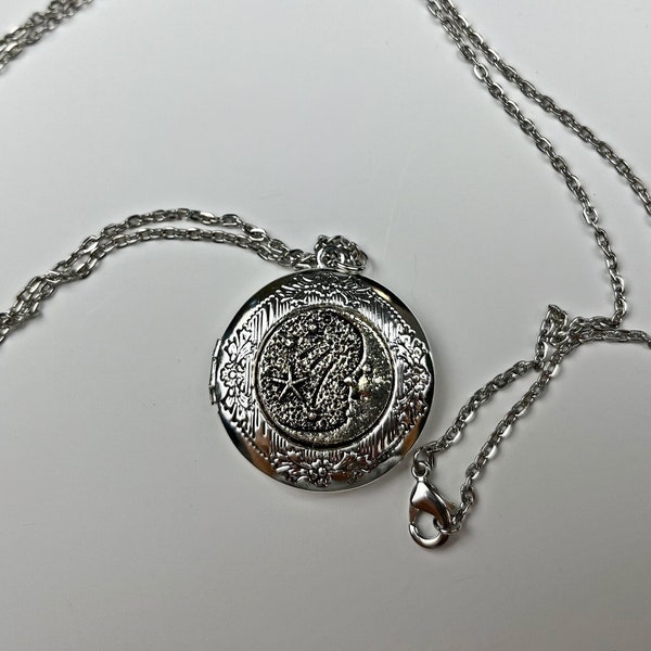 Vintage Moon Locket Necklace, Cottagecore Silver Locket Necklace, Photo Locket, Gift for Friend, Birthday Gift, Diameter 3.2cm, Chain 70cm