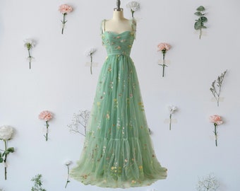 Handgemaakte ditsy bloemen lichtgroene tule jurk, gegarandeerd van hoge kwaliteit