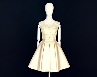 Made-to-Measure Elegant Vintage 1950s Style Boat Neck Champagne Lace Satin Cocktail Dress