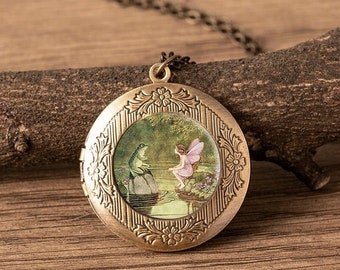 Locket Necklace Frog & Fairy, Frog Necklace, Fairy necklace, Forest Necklace, Goblincore Jewelry, Victorian Locket,Vintage Locket,Frog Gifts