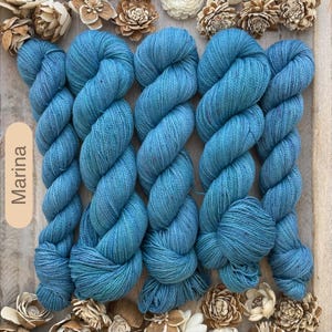 Fil de coton Pima DK biologique teint à la main • Coloris uniques image 9
