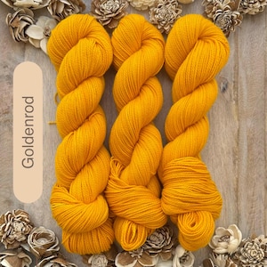 Fil de coton Pima DK biologique teint à la main • Coloris uniques Goldenrod