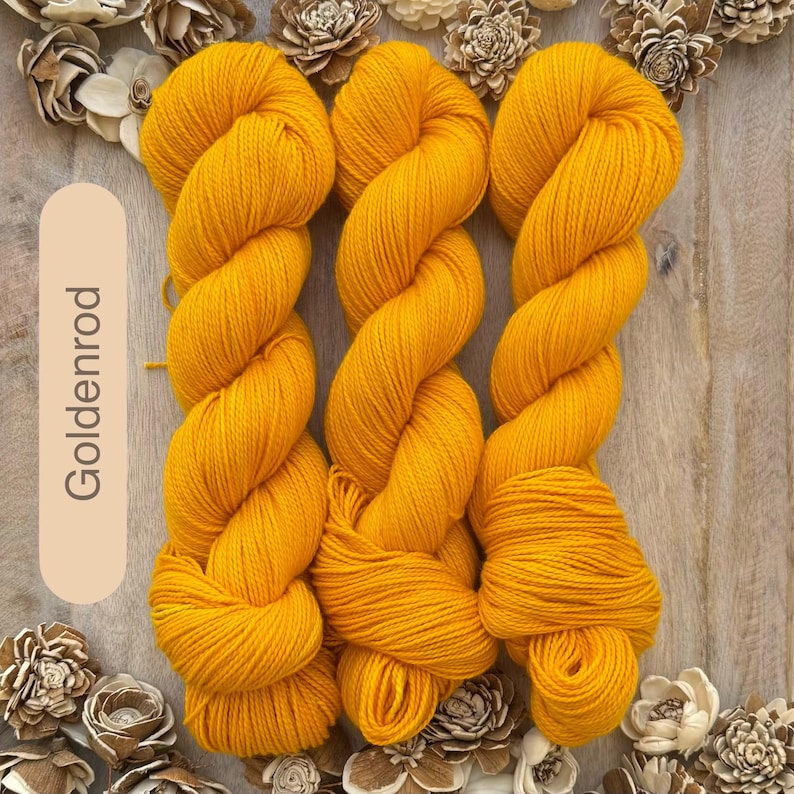 Fil de coton Pima DK biologique teint à la main • Coloris uniques Goldenrod