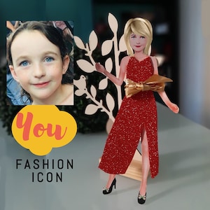 Może przedstawiać: Niestandardowe, ręcznie rysowane pobieranie cyfrowe z portretem młodej dziewczyny i ilustracją ikony mody. Ikona mody ma na sobie czerwoną, błyszczącą sukienkę ze złotą kokardą i czarnymi szpilkami. Widoczny jest również tekst "You" i "Fashion Icon".