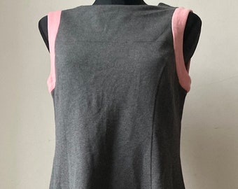 Vintage 70s Wool MISS HANRO Mini Dress (by Albert Handschin-Ronus Ltd) | Grey Dress w/Pastel Pink Accents | Made in Switzerland