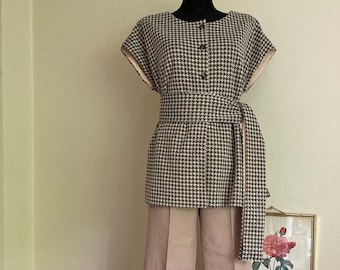 Vintage 70er Jahre Lange Weste mit passendem Gürtel-Schal von Caty Design | Gänsefuß Hahnentritt-Muster Ärmelloses Langes Tunika-Oberteil | Braun Beige| L oder XL