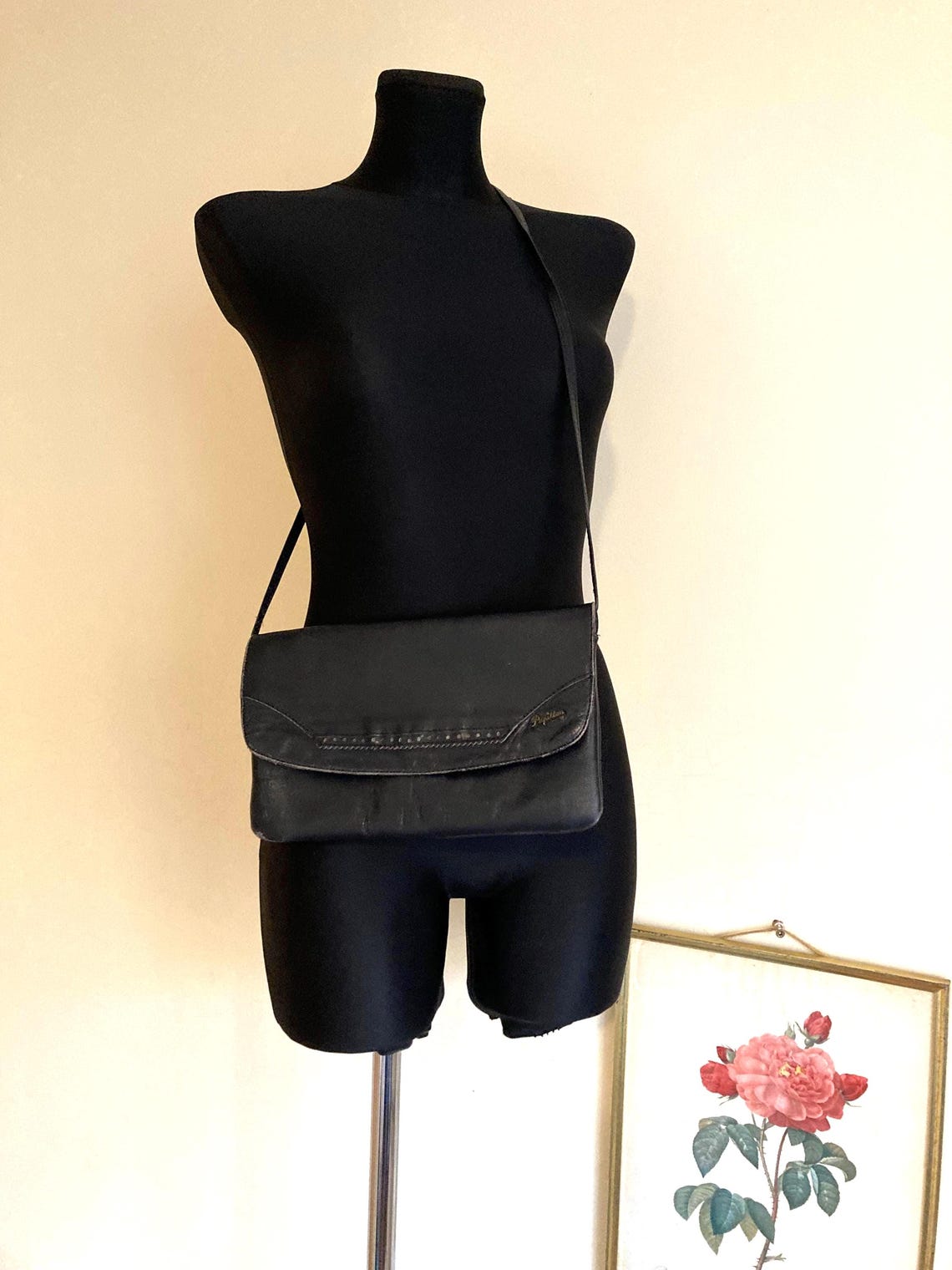 Vintage PAPILLON PARIS Black Shoulder Bag | Soft Faux Leather | Designer Brand Stylish Bag w/Clasp Closure | 1 Compartment 1 Pocket, foto 2 di 5