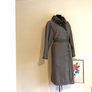 Vintage 70s-80s Trench Coat by Jean Claude | Made in Finland | Gray Relaxed Fit Coat w/Faux Fur Lining & Collar | Size DE36 M US6 Fits M-L image 1