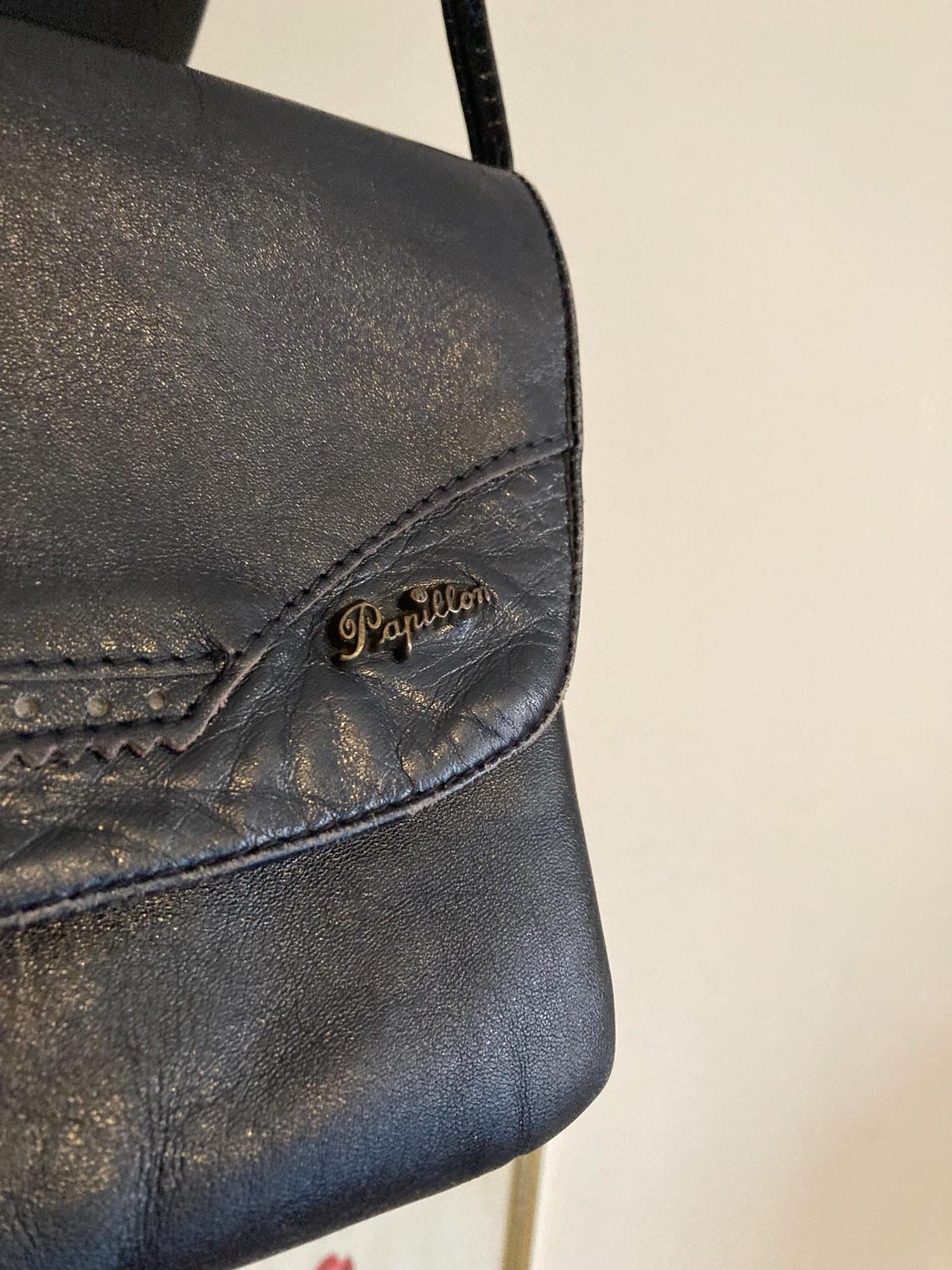 Vintage PAPILLON PARIS Black Shoulder Bag | Soft Faux Leather | Designer Brand Stylish Bag w/Clasp Closure | 1 Compartment 1 Pocket, foto 4 di 5