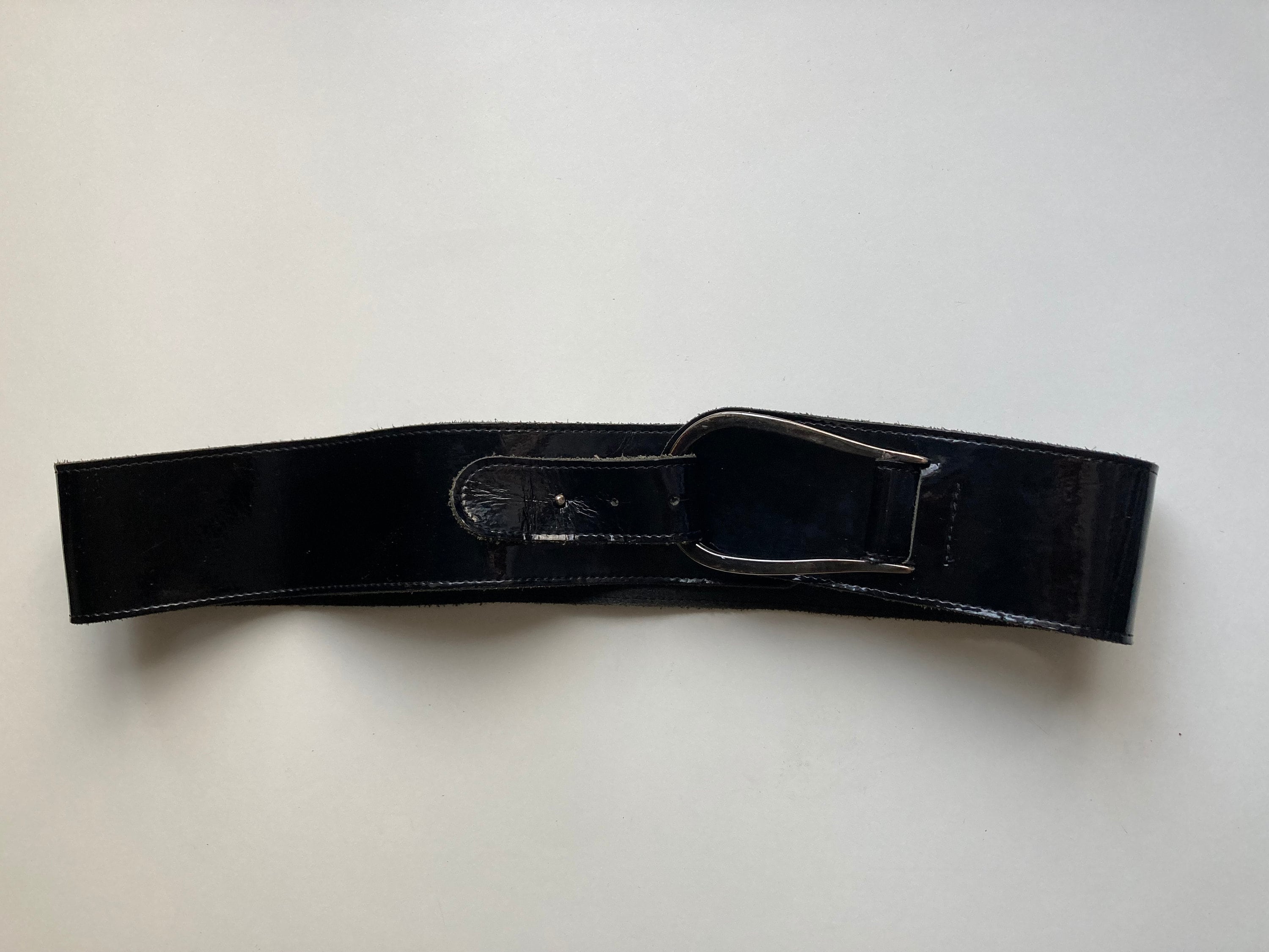 NORDSTROM VINTAGE BLACK WIDE LACQUERED BELT NEW CHIQUE Wide Vintage 90s Black Leather Belt M Ornate Fancy Gold Tone  main image 3