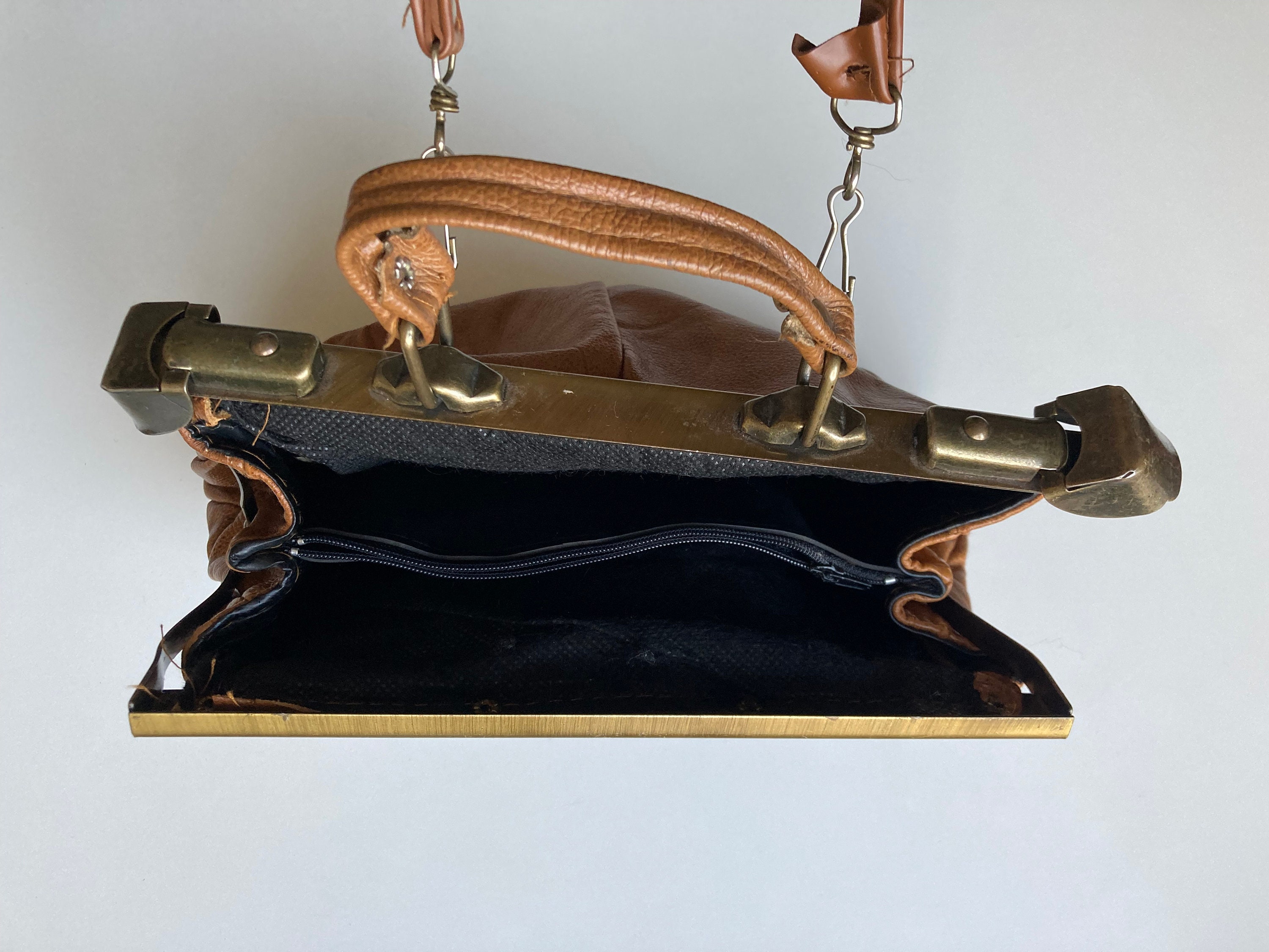 バッグ vintage France Black leather square bag vintage France Black leather square bag