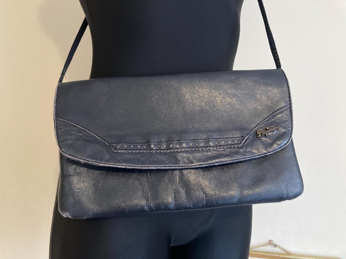 Vintage PAPILLON PARIS Black Shoulder Bag | Soft Faux Leather | Designer Brand Stylish Bag w/Clasp Closure | 1 Compartment 1 Pocket, foto 3 di 5