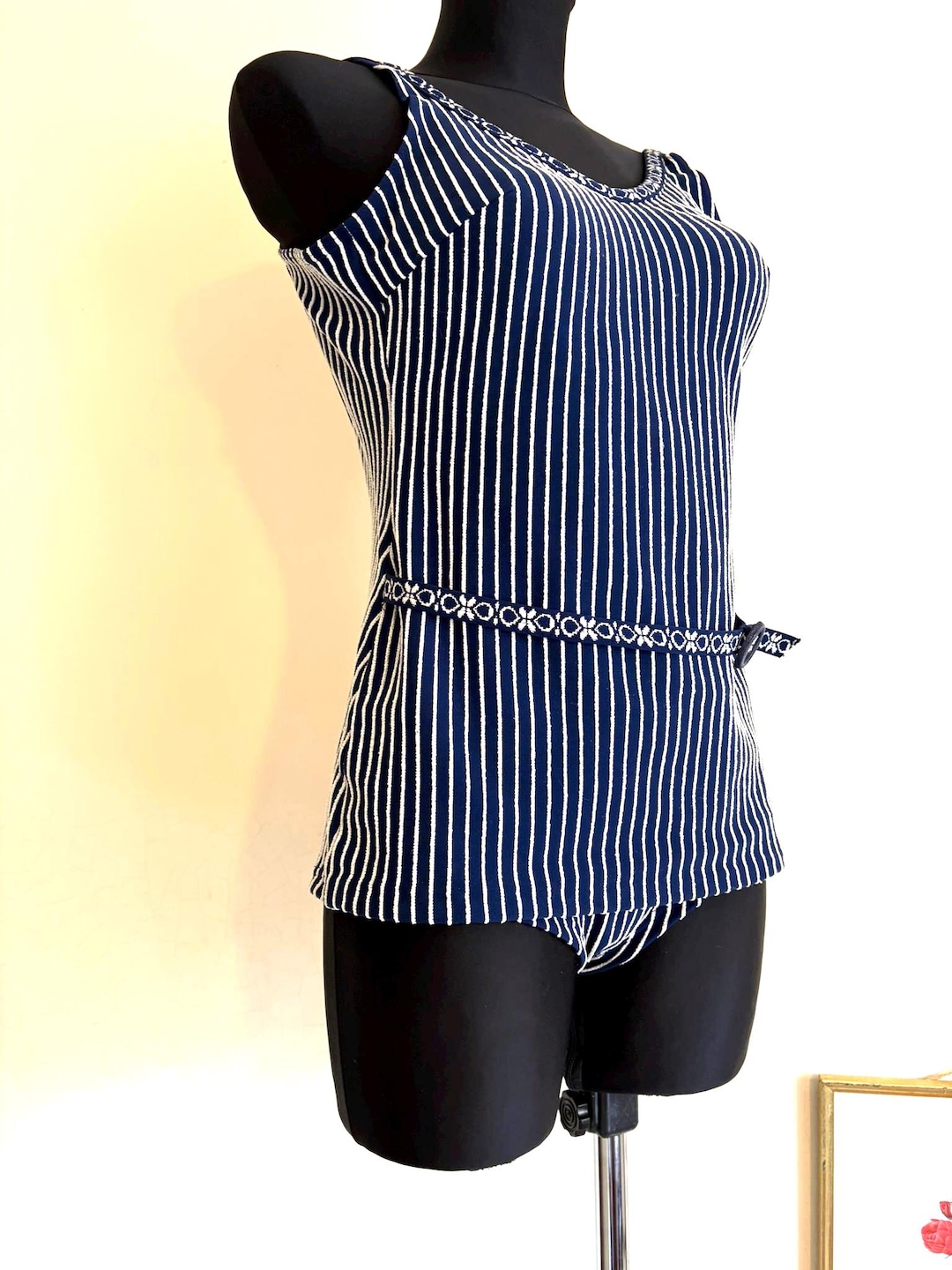 Take A Look About Modest Vintage Bathing Suits