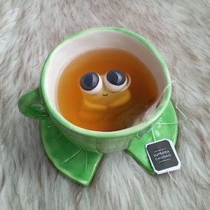 Handmade Frog Mug – Cute Ceramic Coffee Tea Cup with Frog Inside | Whimsical Pottery, Unique Animal Lover Gift 250 ml