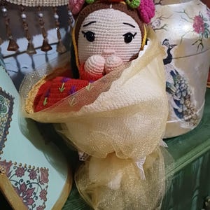 Ramo sorpresa de la Virgen María de punto. Virgen María amigurumi. Regalo de Navidad, regalo de cumpleaños, regalo de San Valentín, juguete hecho a mano, regalo del Día de la Madre.