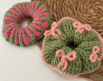 Handmade Knitted Scrunchie Set: Checkered & Crochet Bow Hair Accessory