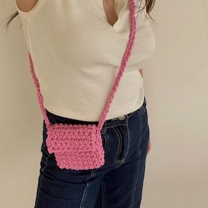 Bolso de crochet rosa, bandolera pequeña, bolso de mano hecho a mano, monedero y tarjetero: regalo para hermanas mayores, accesorio de moda para adolescentes.