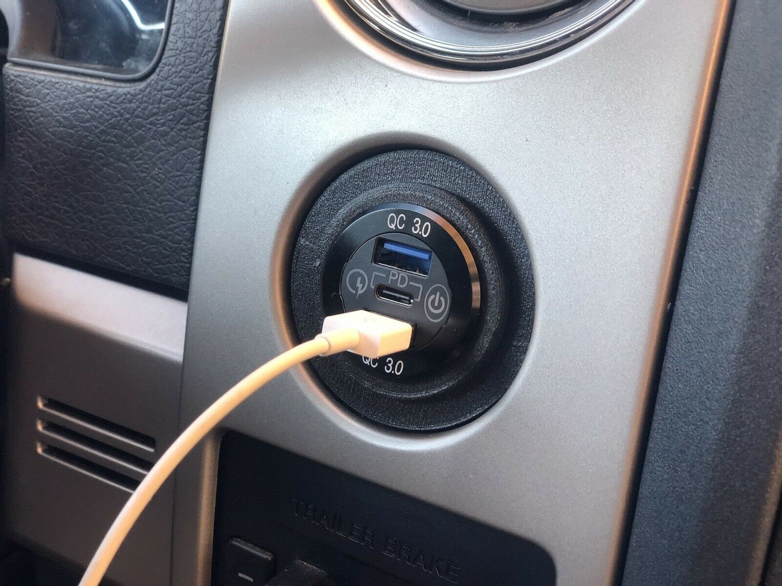 Supporto per monete/USB USB per Ford F150 2WD (2009-2014) (presa non inclusa)