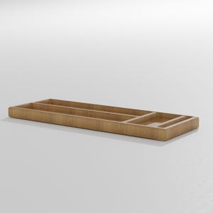 K&ouml;nnte beinhalten: Ein rechteckiger Organizer aus hellem Holz mit mehreren F&auml;chern. Der Organizer hat drei lange Abschnitte und zwei kleinere, ideal f&uuml;r die Schreibtischorganisation.
