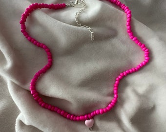 Heart beaded necklace handmade, Valentine’s day gift, pink necklace y2k, seed bead necklace, heart charm necklace, beaded choker, cute gift