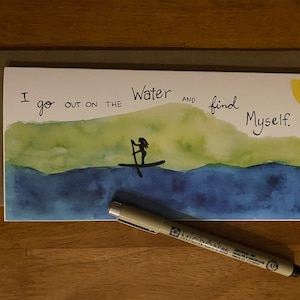 Cartão de aquarela de remo / Montanhas e água / Paddleboarding / Cartão de felicitações em aquarela / Cartão em branco / Arte original