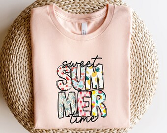 T-shirt estiva, dolce maglietta estiva, camicia da spiaggia, camicia estiva Ciao, t-shirt colorata per le vacanze, regalo per il viaggiatore, camicia abbinata alle vacanze