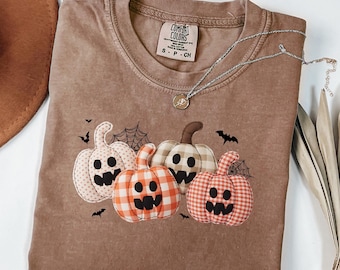 Bluza Comfort Colors® Retro Patchwork z motywem dyni na Halloween, koszula z motywem dyni na Halloween, sweter na upiorny sezon, uroczy strój na Halloween dla kobiet