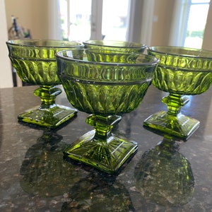 Mcm avocado green coupes. Vintage green glass dessert goblets. Set of 4 green glass