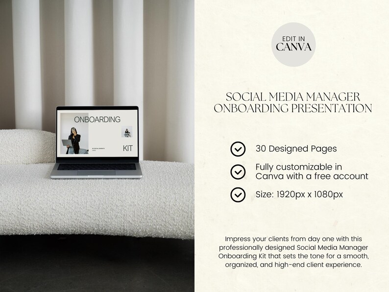 Pu&ograve; includere: Un laptop che mostra una presentazione "ONBOARDING", parte di un Kit di onboarding per Social Media Manager. L'immagine include il testo: "EDIT IN CANVA", "30 pagine progettate" e "Dimensione: 1920px x 1080px". Il laptop &egrave; su una superficie bianca strutturata.