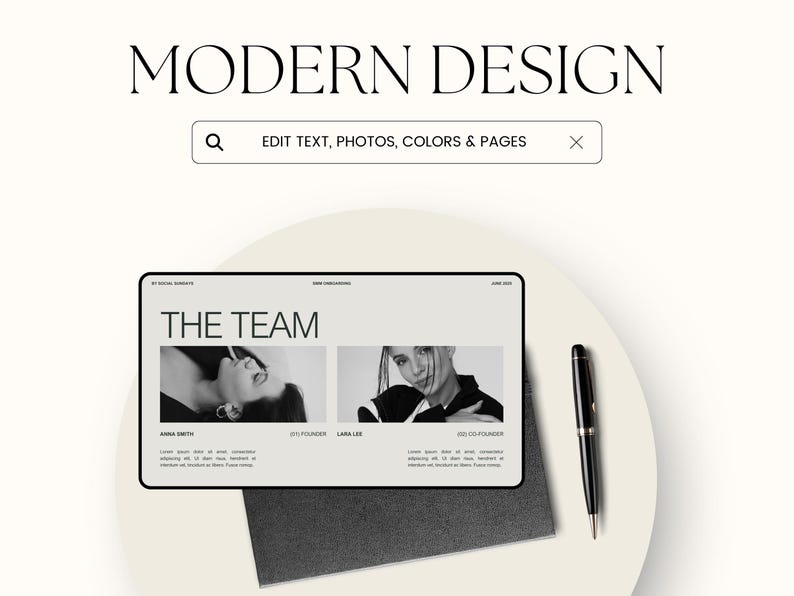 Pu&ograve; includere: Un concetto di design minimalista con le parole "MODERN DESIGN" in alto. Un tablet mostra "THE TEAM" con due ritratti in scala di grigi. Una penna nera &egrave; appoggiata accanto al tablet su una superficie neutra.