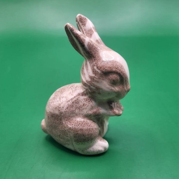 Vintage Mount Saint Helens Volcanic Ash Ware Rabbit Figurine, 1980 Eruption. Cougar Ceramics and Gifts,  made in Cougar, Washington.