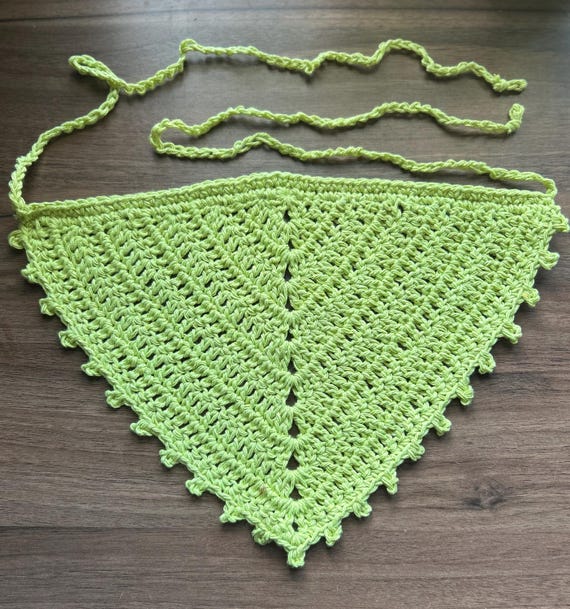 Mango Crochet Bandana in Green Daisy Green Crochet Bandana, Flower Hair Kerchief, Boho Hair  main image 4
