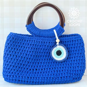Crochet handbag