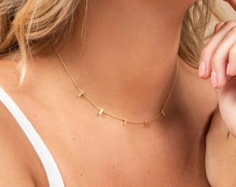 Collana minimalista con colletto in osso per un'eleganza senza sforzo