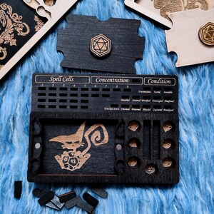 DnD Player&#39;s Tray &quot;Cat&quot; Spell Tracker Board – Wooden RPG Organizer with Dice Tray & Life Counter, Spell Slot Tracker, Conditions Tracker
