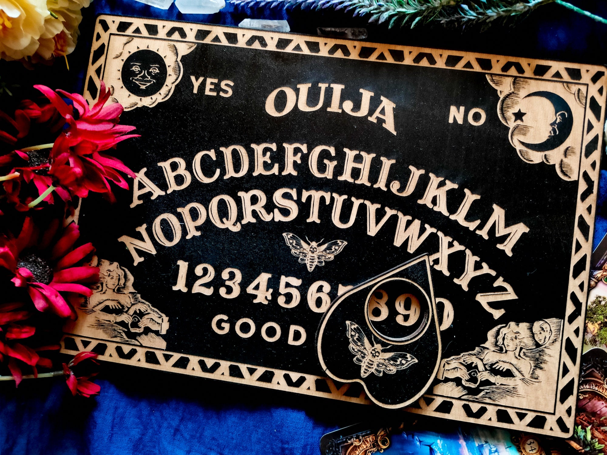 planche Ouija en bois - LES PIERRES DE JADE