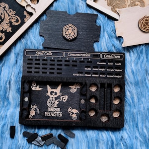 DnD Player&#39;s Tray &quot;Cat&quot; Spell Tracker Board – Wooden RPG Organizer with Dice Tray & Life Counter, Spell Slot Tracker, Conditions Tracker