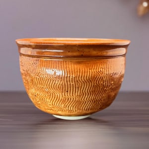 Handmade Shino Pottery Bowl: Textured Ceramic